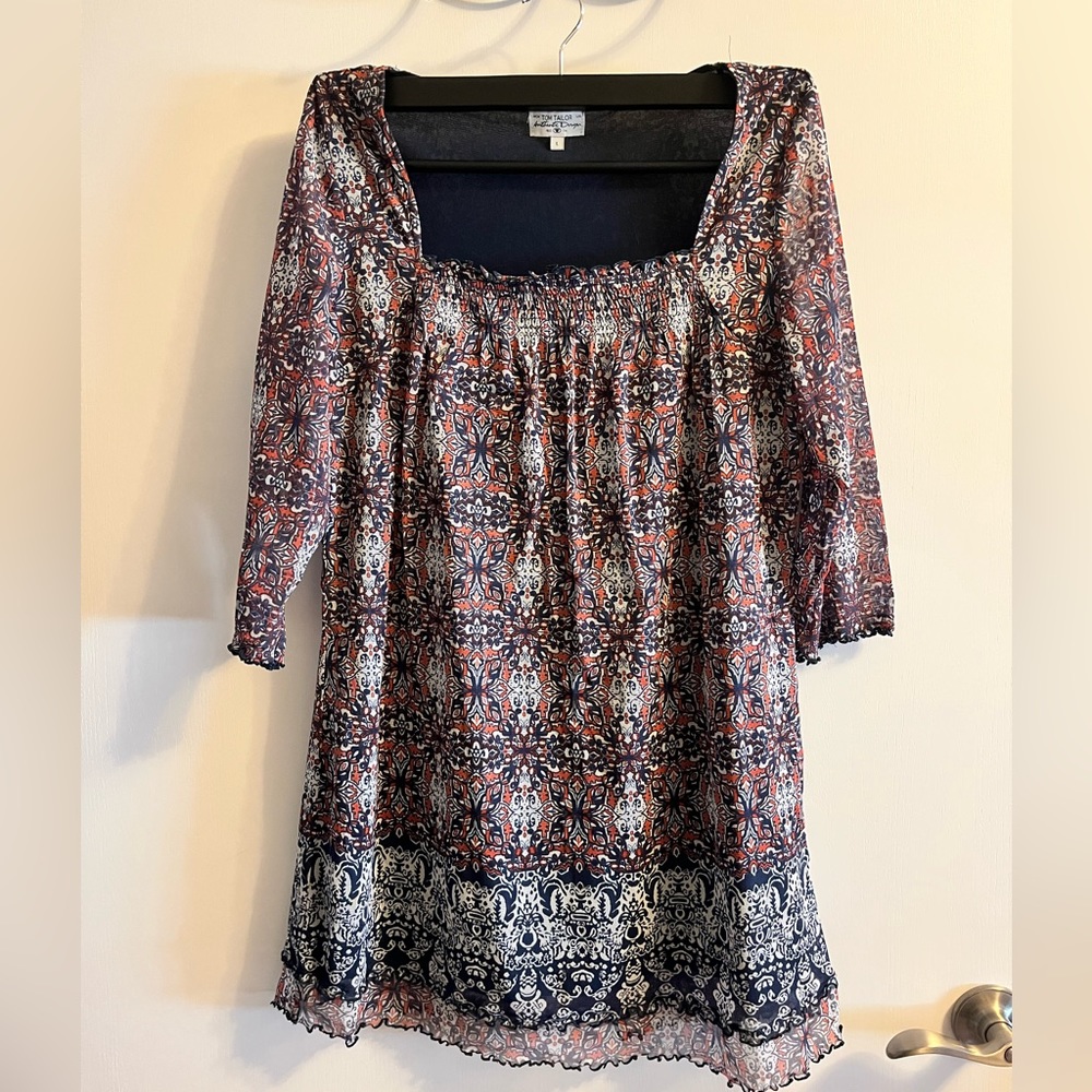 Nice dress or tunic. Looks great with leggings.